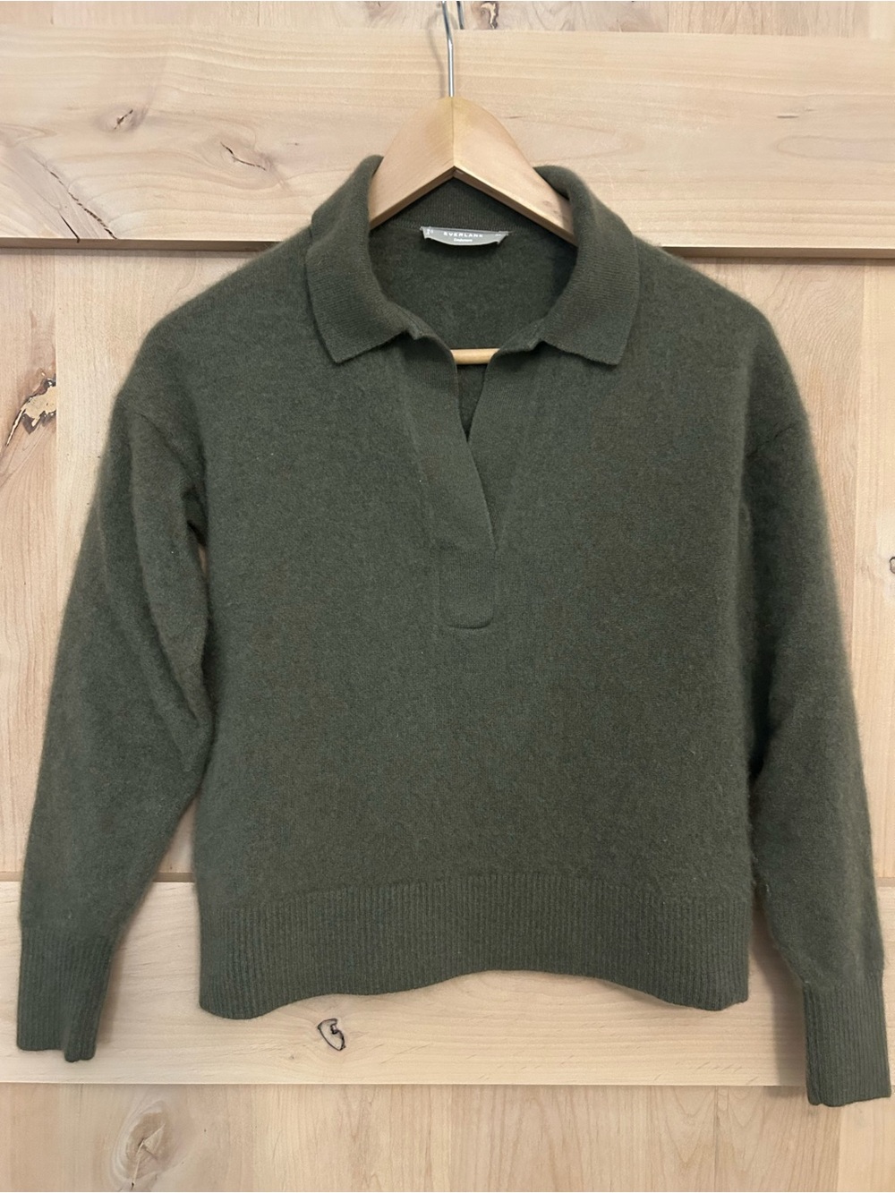Everlane Olive Green 100% Cashmere collared polo sweater, EUC, size XS